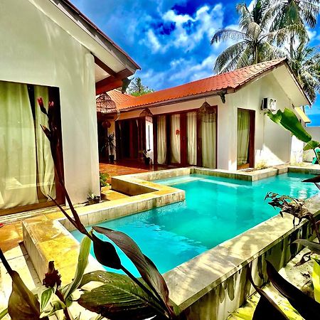 Lances Right Surfhouse Hotel Katiet Exterior photo