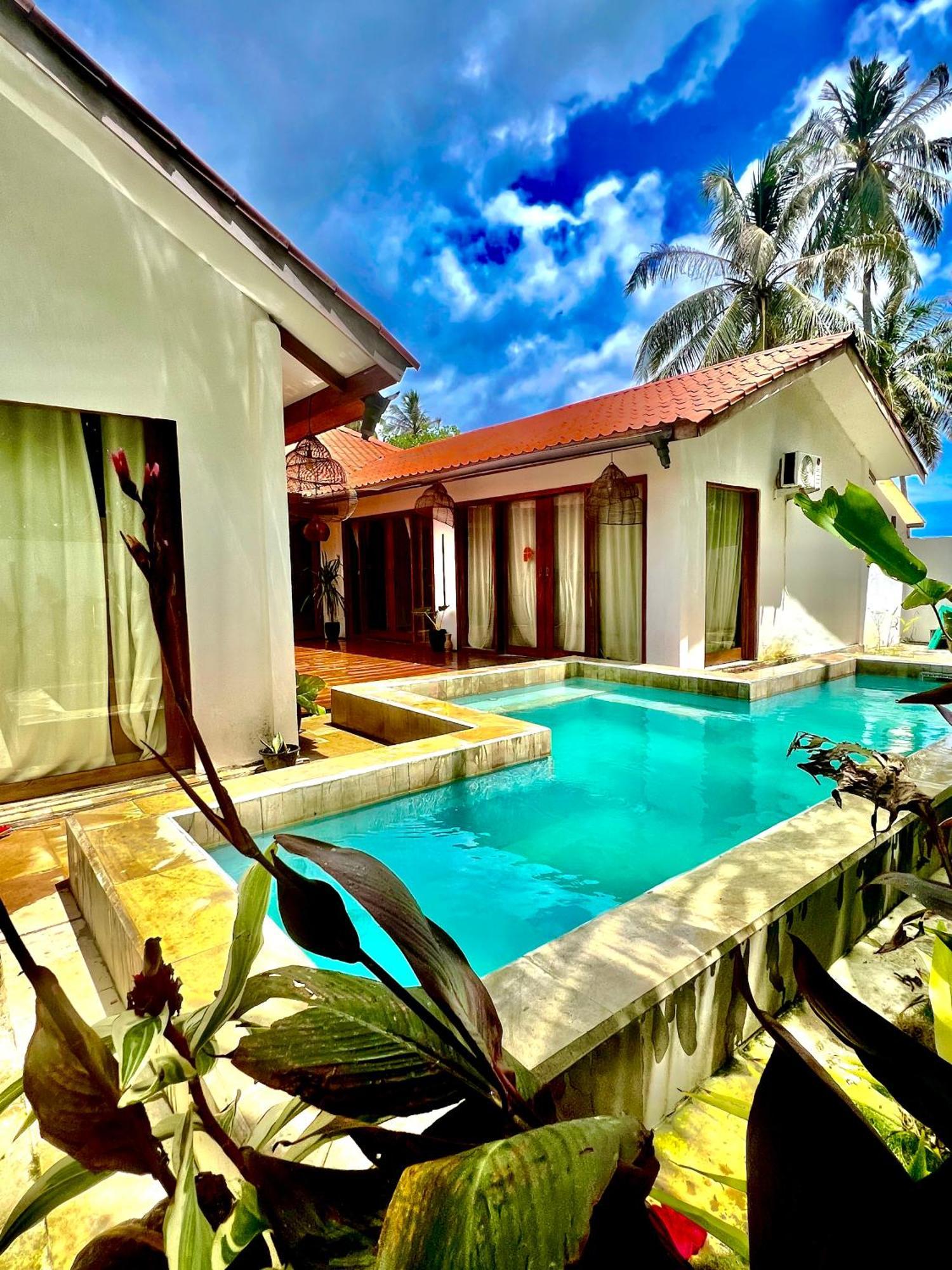 Lances Right Surfhouse Hotel Katiet Exterior photo